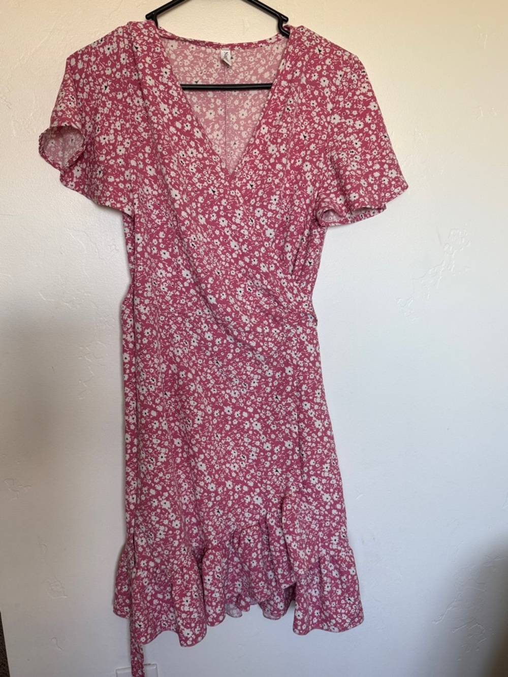 Women’s Pink Floral Wrap Midi Dress with Ruffle Hem